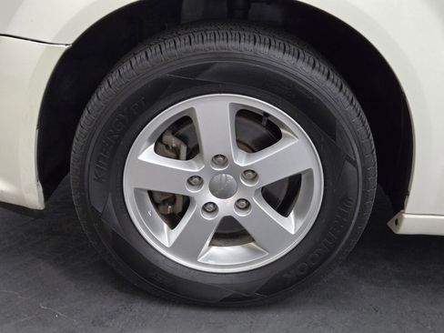 Used 2011 Dodge Grand Caravan Crew image 6