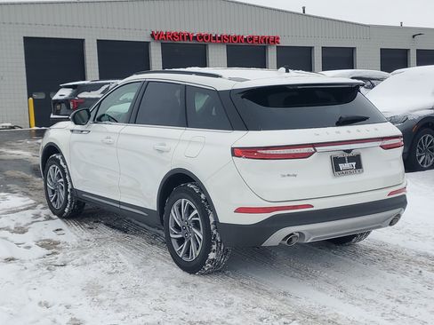 New 2026 Lincoln Corsair Premiere image 3
