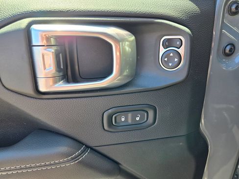 Used 2023 Jeep Wrangler Unlimited Sahara w/ Cold Weather Group AWD/4WD image 13