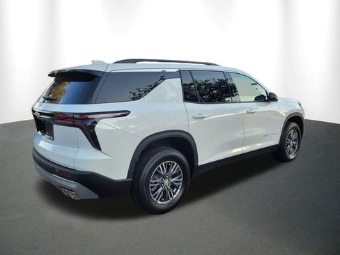 New 2026 Chevrolet Traverse LT w/ LPO, Floor Liner Package image 8