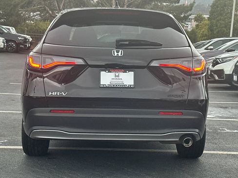 Certified 2025 Honda HR-V Sport image 9