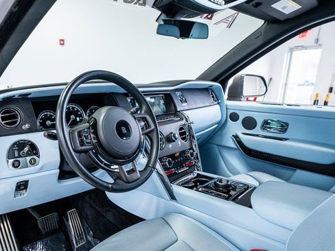 Used 2022 Rolls-Royce Cullinan image 40