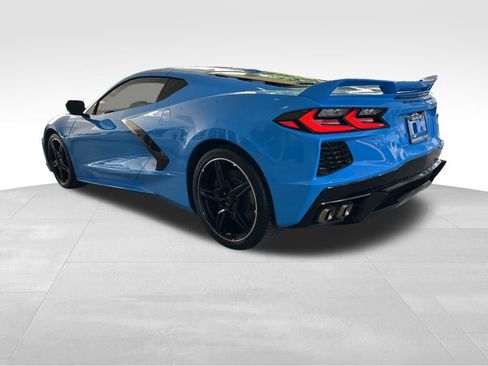 Used 2021 Chevrolet Corvette Stingray Preferred Cpe w/ Z51 Performance Package RWD image 4