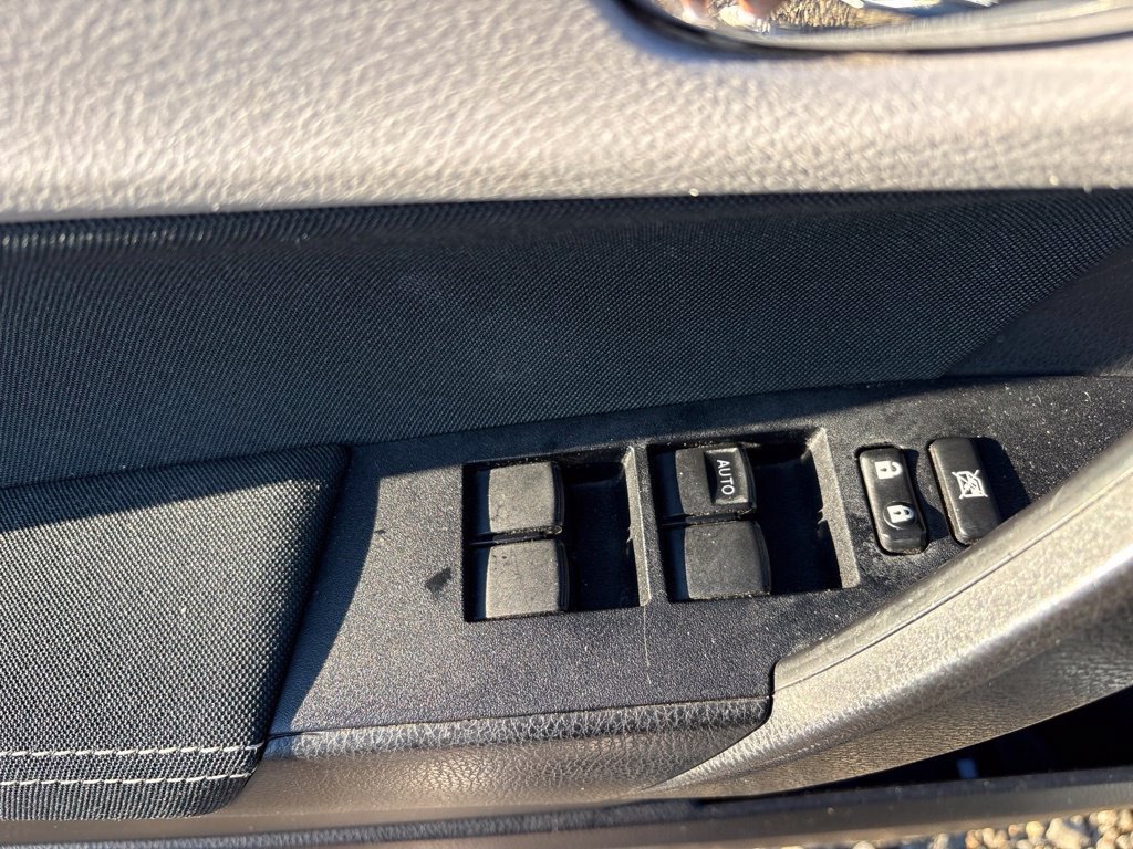 Used 2014 Toyota Corolla LE FWD image 15