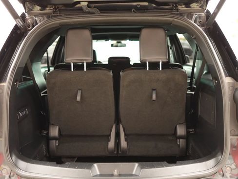 Used 2016 Ford Explorer Platinum AWD/4WD image 34
