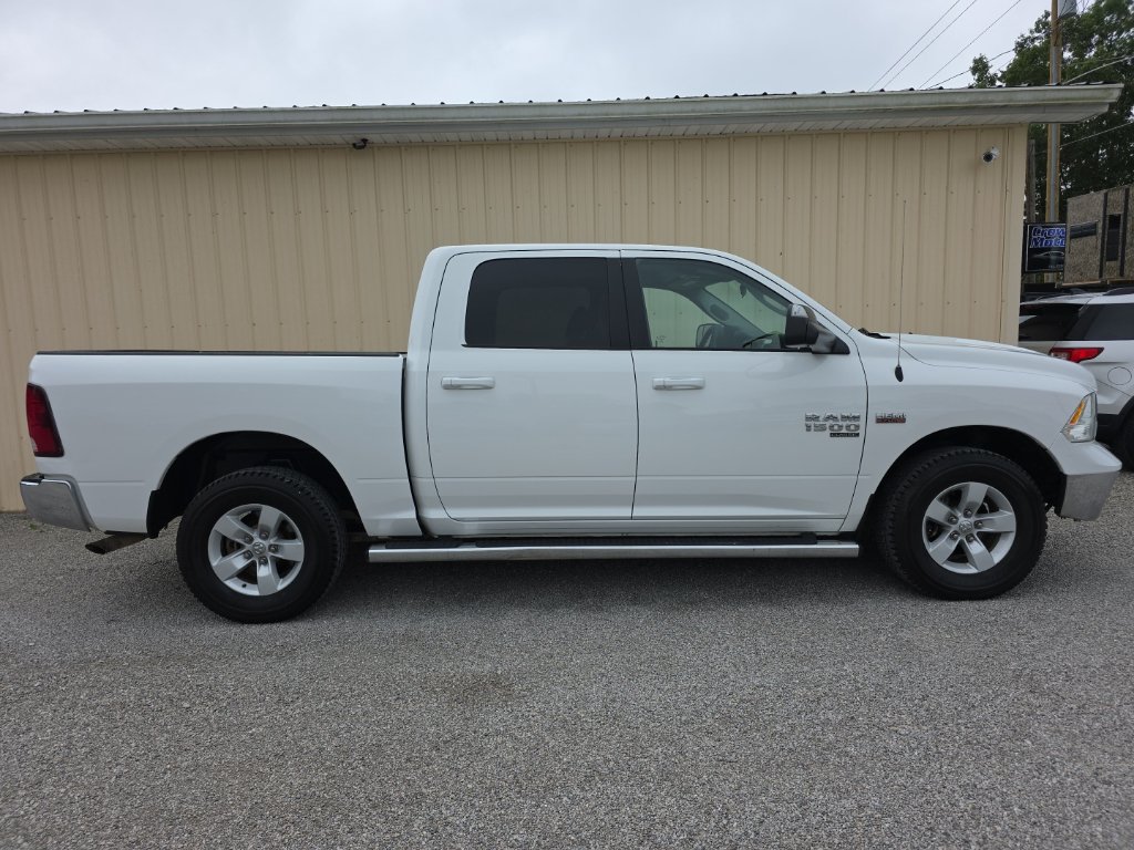Used 2019 RAM 1500 Classic SLT AWD/4WD image 3