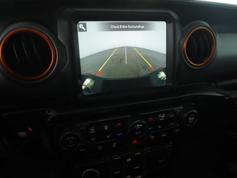 Certified 2021 Jeep Gladiator Mojave image 14