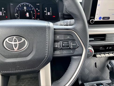 Used 2025 Toyota 4Runner SR5 image 26