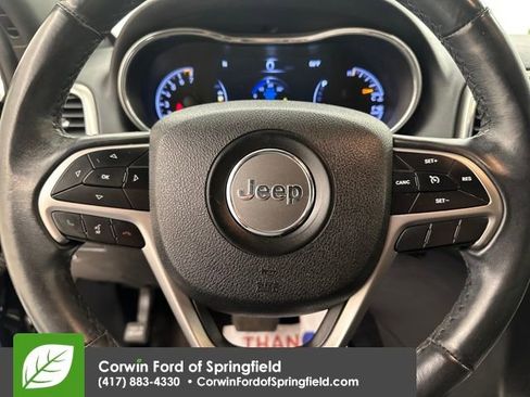 Used 2018 Jeep Grand Cherokee Laredo image 30