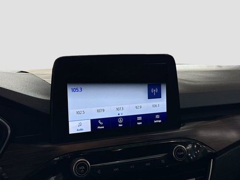 Used 2020 Ford Escape Titanium image 16