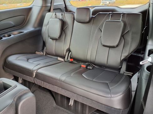 New 2026 Chrysler Pacifica Select image 27