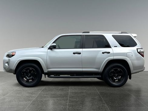 Used 2020 Toyota 4Runner SR5 image 5