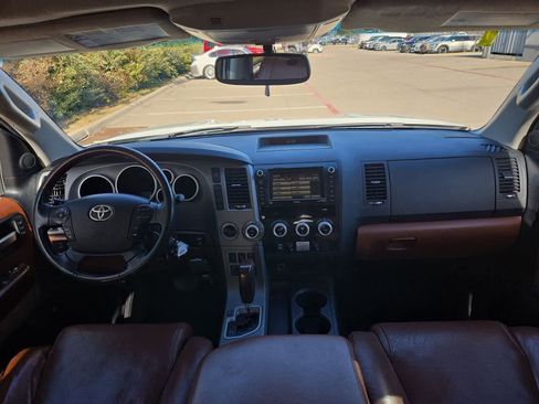 Used 2011 Toyota Sequoia Platinum image 15