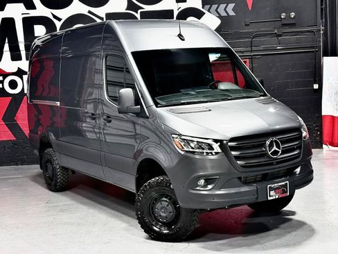 Used 2023 Mercedes-Benz Sprinter 2500 image 3