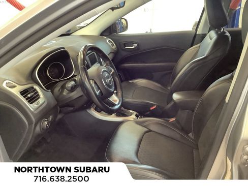 Used 2018 Jeep Compass Latitude w/ Cold Weather Group AWD/4WD image 11