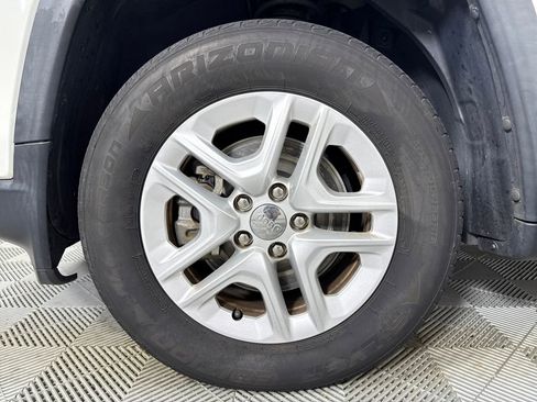 Used 2018 Jeep Compass Sport w/ Tech Group image 18