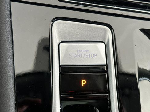 Used 2025 Volkswagen Atlas Peak Edition SE image 22