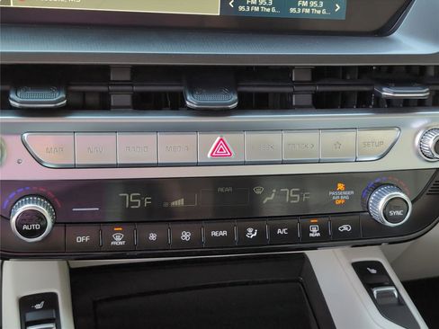 Used 2024 Kia Telluride S w/ S Sunroof Package image 16