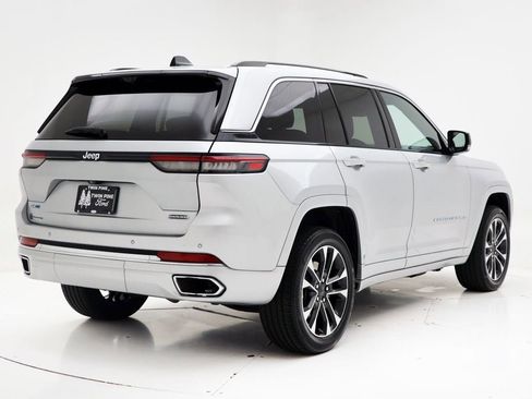 Used 2023 Jeep Grand Cherokee Overland w/ Advanced Protech Group III image 8