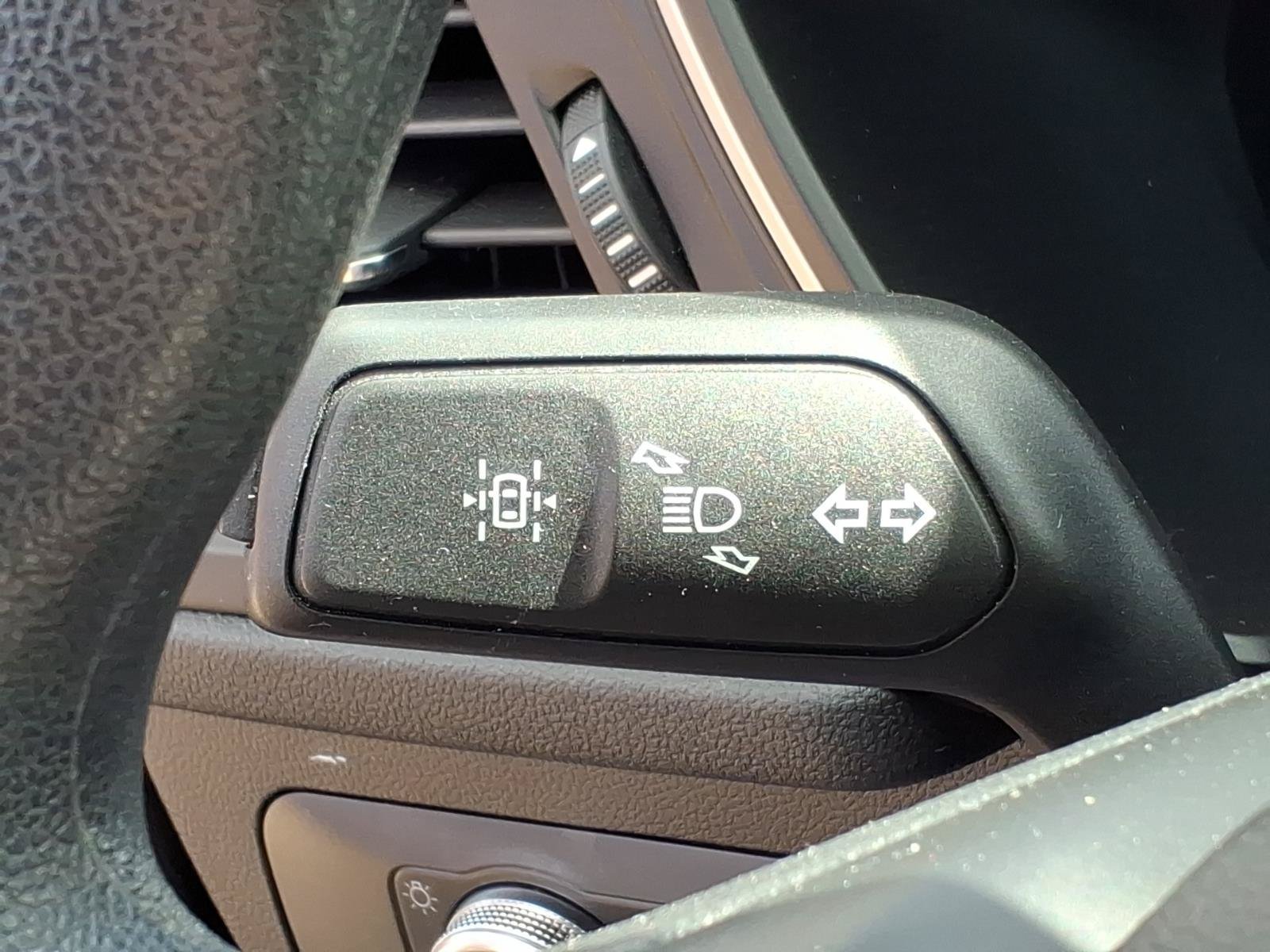 Used 2020 Ford Escape SE AWD/4WD image 25