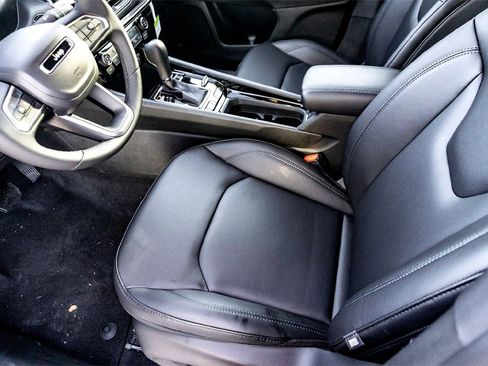 Used 2026 Jeep Compass Limited image 10