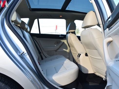 Used 2013 Volkswagen Jetta TDI FWD image 23