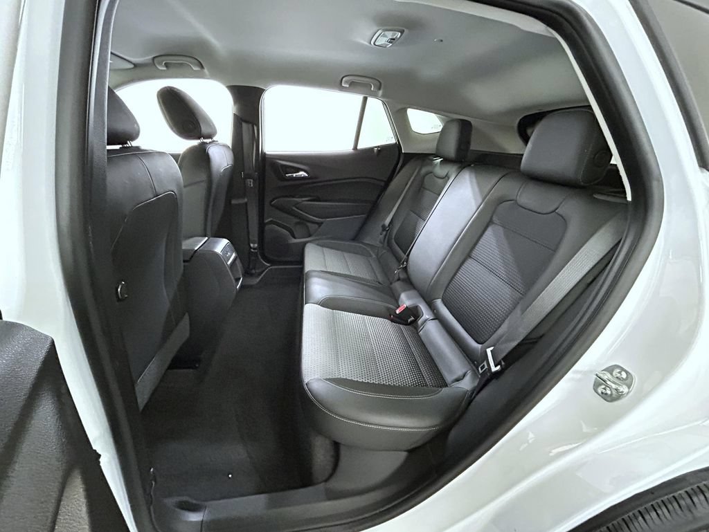 Used 2025 Chevrolet Trax LT FWD image 19