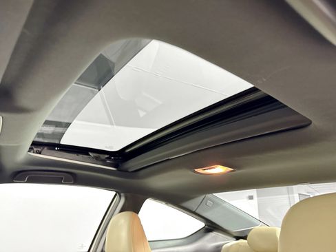 Used 2017 Honda Accord Touring image 19