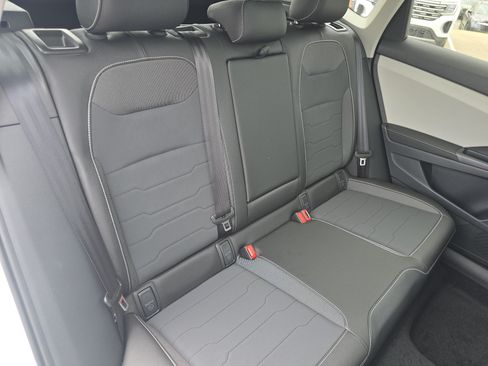 New 2026 Volkswagen Taos SE AWD/4WD image 18