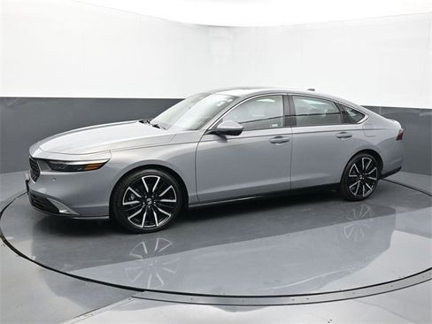 Used 2024 Honda Accord Touring image 1