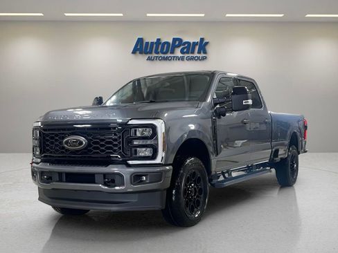 New 2026 Ford F350 Lariat w/ Black Appearance Package image 3
