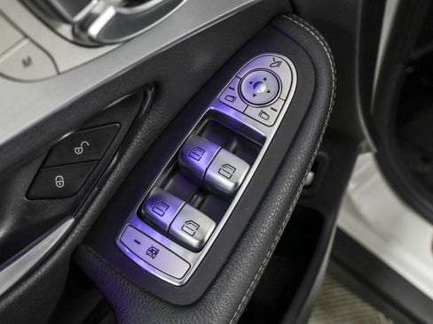 Used 2020 Mercedes-Benz GLC 300 4MATIC image 33