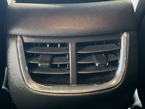 Used 2024 Chevrolet Malibu LT FWD image 24