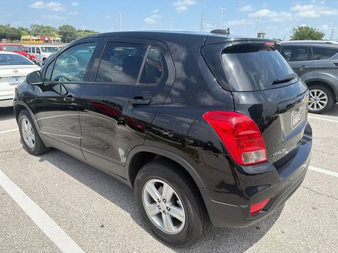 Used 2022 Chevrolet Trax LS w/ Tint and Cruise Package AWD/4WD image 3