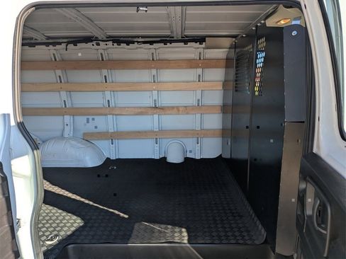 Used 2024 GMC Savana 2500 w/ Driver Convenience Package image 15