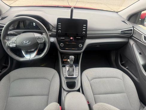 Used 2022 Hyundai Ioniq SE image 15