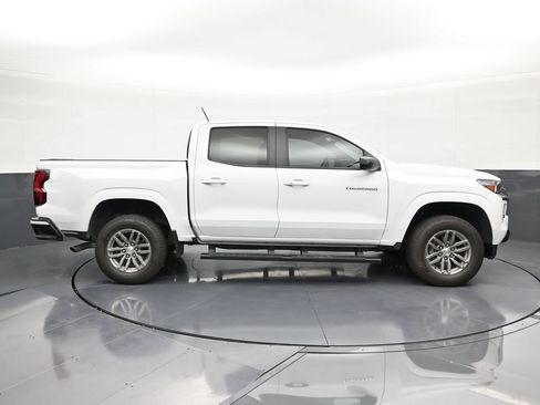Used 2024 Chevrolet Colorado LT w/ LT Convenience Package RWD image 6