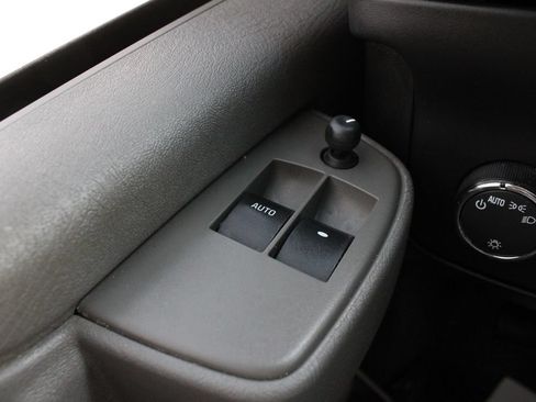 Used 2022 Chevrolet Express 2500 w/ Driver Convenience Package RWD image 5