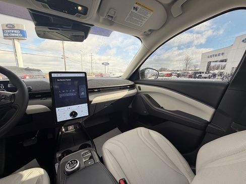 Used 2021 Ford Mustang Mach-E Premium image 15