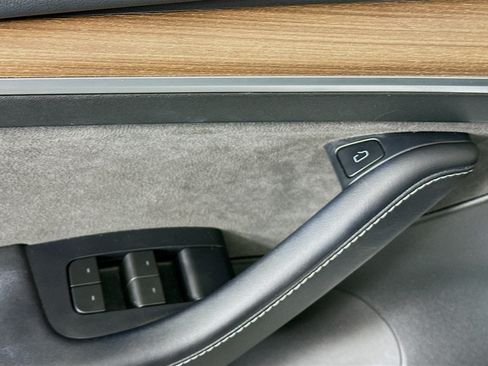 Used 2023 Tesla Model 3 Standard Range RWD image 15