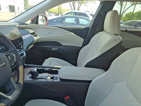 Used 2025 Lexus RX 350 AWD w/ Convenience Package image 3