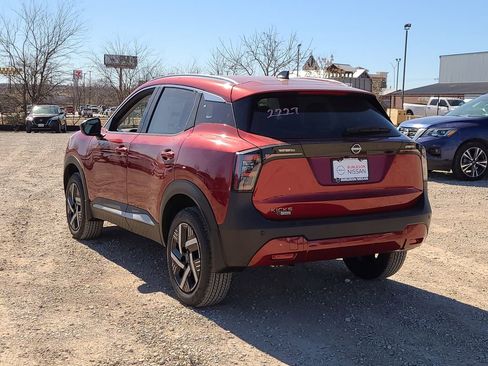 New 2026 Nissan Kicks SV w/ SV Premium Package FWD image 2