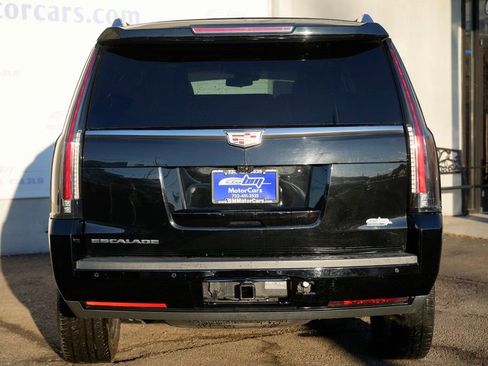 Used 2020 Cadillac Escalade Luxury image 6