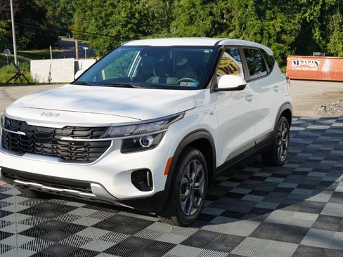 Used 2024 Kia Seltos LX AWD/4WD image 29