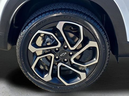 Used 2024 Chevrolet Trax RS w/ Driver Confidence Package image 8