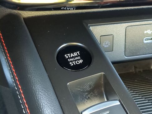 Used 2025 Nissan Kicks SR image 21