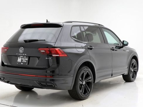 Used 2024 Volkswagen Tiguan SE R-Line image 9