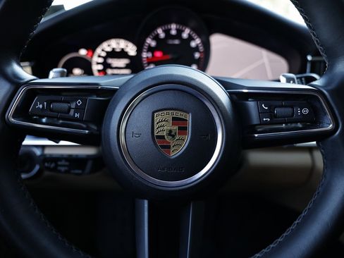 Used 2021 Porsche Panamera 4 image 38