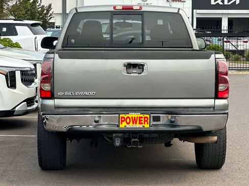 Used 2006 Chevrolet Silverado 1500 LT w/ Light Duty Power Package AWD/4WD image 4