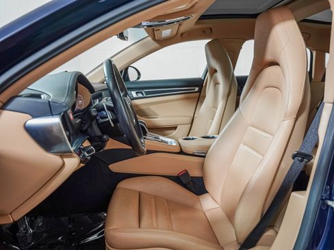 Certified 2023 Porsche Panamera 4 Platinum Edition AWD/4WD image 5